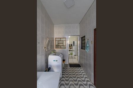 Casa à venda com 162m², 2 quartos e 3 vagas Casa à venda com 162m², 2 quartos e 3 vagasÁrea de Serviço 2