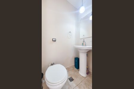 Casa para alugar com 440m², 5 quartos e 6 vagas Casa para alugar com 440m², 5 quartos e 6 vagasLavabo da Sala