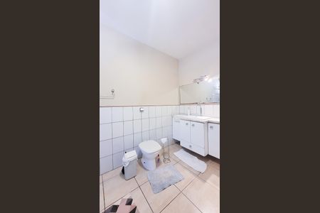 Casa para alugar com 440m², 5 quartos e 6 vagas Casa para alugar com 440m², 5 quartos e 6 vagasBanheiro Suíte