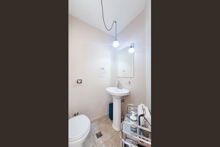 Casa para alugar com 440m², 5 quartos e 6 vagas Casa para alugar com 440m², 5 quartos e 6 vagasLavabo da Sala