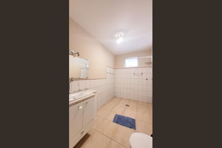 Casa para alugar com 440m², 5 quartos e 6 vagas Casa para alugar com 440m², 5 quartos e 6 vagasBanheiro social