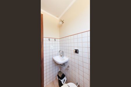 Casa para alugar com 440m², 5 quartos e 6 vagas Casa para alugar com 440m², 5 quartos e 6 vagasBanheiro Área gourmet