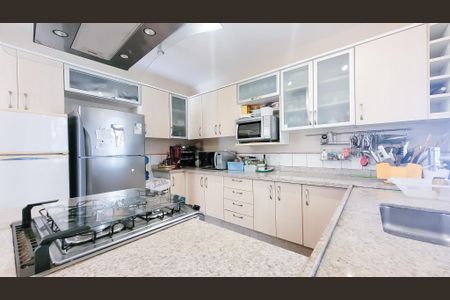 Casa para alugar com 440m², 5 quartos e 6 vagas Casa para alugar com 440m², 5 quartos e 6 vagasCozinha