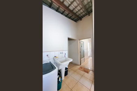 Casa para alugar com 440m², 5 quartos e 6 vagas Casa para alugar com 440m², 5 quartos e 6 vagasLavanderia