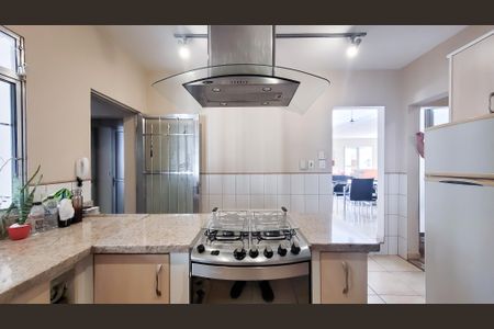 Casa para alugar com 440m², 5 quartos e 6 vagas Casa para alugar com 440m², 5 quartos e 6 vagasCozinha