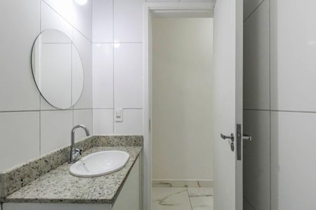 Apartamento à venda com 37m², 2 quartos e sem vaga Apartamento à venda com 37m², 2 quartos e sem vagaBanheiro
