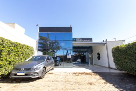 Casa para alugar com 293m², 3 quartos e 9 vagas Casa para alugar com 293m², 3 quartos e 9 vagasFachada