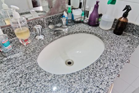 Apartamento à venda com 57m², 2 quartos e 1 vaga Apartamento à venda com 57m², 2 quartos e 1 vagaBanheiro da Suíte