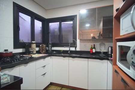 Casa à venda com 270m², 3 quartos e 3 vagasCozinha