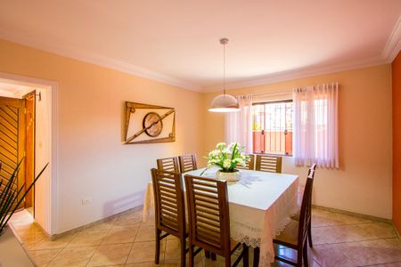 Casa à venda com 208m², 3 quartos e 5 vagas Casa à venda com 208m², 3 quartos e 5 vagasSala de Jantar