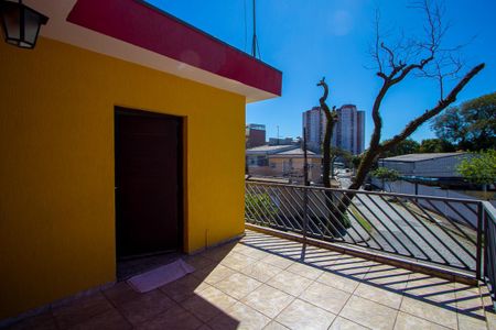 Casa à venda com 208m², 3 quartos e 5 vagas Casa à venda com 208m², 3 quartos e 5 vagasVaranda do quarto 3