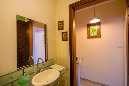 Casa à venda com 208m², 3 quartos e 5 vagas Casa à venda com 208m², 3 quartos e 5 vagasLavabo