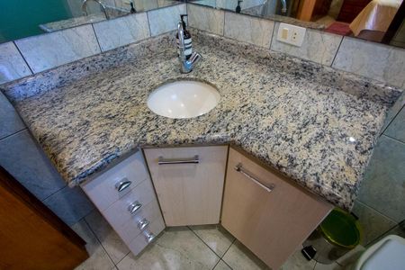 Casa à venda com 208m², 3 quartos e 5 vagas Casa à venda com 208m², 3 quartos e 5 vagasBanheiro do quarto 1