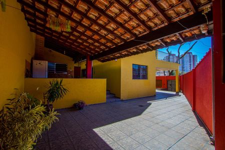 Casa à venda com 208m², 3 quartos e 5 vagas Casa à venda com 208m², 3 quartos e 5 vagasGaragem