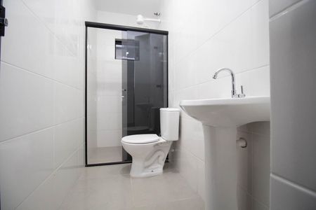 Banheiro de apartamento para alugar com 1 quarto, 35m² em Recanto das Emas, Brasília