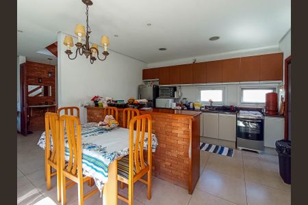 Casa de condomínio para alugar com 175m², 3 quartos e 3 vagas Casa de condomínio para alugar com 175m², 3 quartos e 3 vagasCozinha