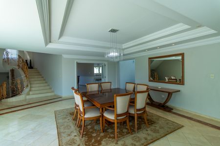 Casa de condomínio para alugar com 850m², 5 quartos e 5 vagas Casa de condomínio para alugar com 850m², 5 quartos e 5 vagasSala