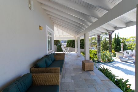 Casa de condomínio para alugar com 850m², 5 quartos e 5 vagas Casa de condomínio para alugar com 850m², 5 quartos e 5 vagasÁrea da piscina