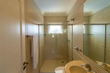 Casa de condomínio para alugar com 850m², 5 quartos e 5 vagas Casa de condomínio para alugar com 850m², 5 quartos e 5 vagasBanheiro da Suíte 3