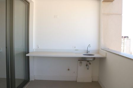 Apartamento à venda com 162m², 4 quartos e 2 vagasVaranda