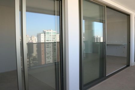Apartamento à venda com 162m², 4 quartos e 2 vagasVaranda