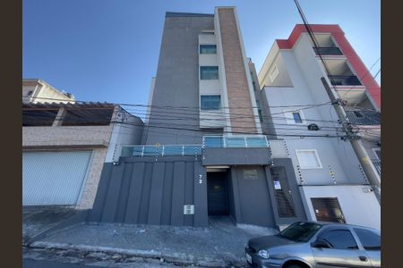Apartamento à venda com 42m², 2 quartos e sem vaga Apartamento à venda com 42m², 2 quartos e sem vagaFachada+Placa
