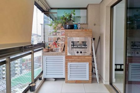 Apartamento à venda com 140m², 3 quartos e 1 vaga Apartamento à venda com 140m², 3 quartos e 1 vagaVaranda da Sala