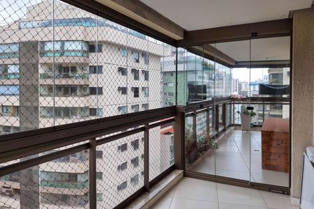 Apartamento à venda com 140m², 3 quartos e 1 vaga Apartamento à venda com 140m², 3 quartos e 1 vagaVaranda da suíte 3