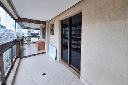 Apartamento à venda com 140m², 3 quartos e 1 vaga Apartamento à venda com 140m², 3 quartos e 1 vagaVaranda da suíte 3