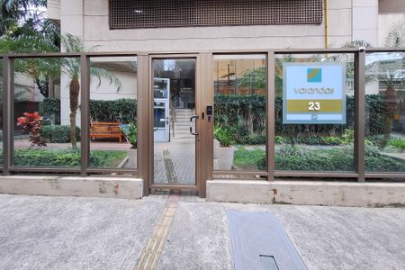 Apartamento à venda com 140m², 3 quartos e 1 vaga Apartamento à venda com 140m², 3 quartos e 1 vagaFachada