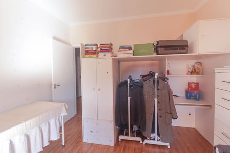 Casa de condomínio à venda com 130m², 3 quartos e 3 vagas Casa de condomínio à venda com 130m², 3 quartos e 3 vagasQuarto 1