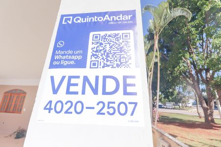 Casa de condomínio à venda com 130m², 3 quartos e 3 vagas Casa de condomínio à venda com 130m², 3 quartos e 3 vagasPlaca