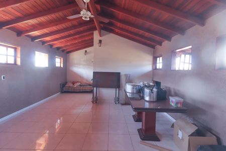 Casa de condomínio à venda com 130m², 3 quartos e 3 vagas Casa de condomínio à venda com 130m², 3 quartos e 3 vagasSala