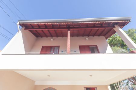 Casa de condomínio à venda com 130m², 3 quartos e 3 vagas Casa de condomínio à venda com 130m², 3 quartos e 3 vagasFachada