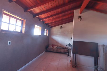Casa de condomínio à venda com 130m², 3 quartos e 3 vagas Casa de condomínio à venda com 130m², 3 quartos e 3 vagasSala