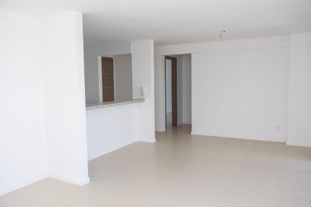 Apartamento para alugar com 77m², 1 quarto e 1 vagaSala