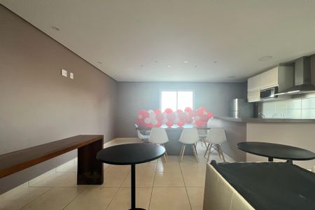 Apartamento para alugar com 43m², 2 quartos e 1 vagaÁrea comum - Salão de festas