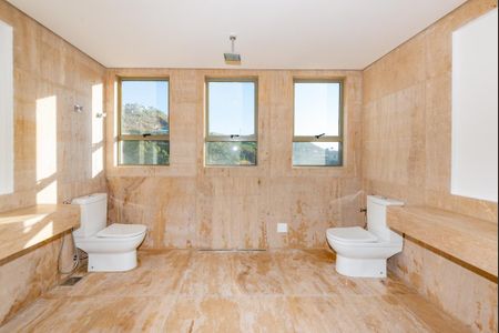 Apartamento à venda com 323m², 4 quartos e 4 vagasBanheiro da Suíte 1