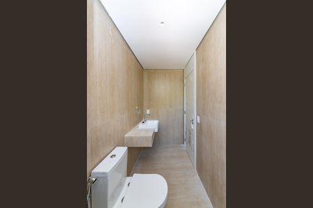 Apartamento à venda com 323m², 4 quartos e 4 vagasBanheiro da Suíte 4