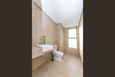 Apartamento à venda com 323m², 4 quartos e 4 vagasBanheiro da Suíte 2