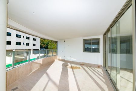 Apartamento à venda com 323m², 4 quartos e 4 vagasVaranda da Sala 1