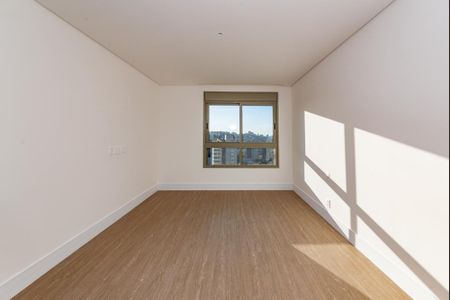 Apartamento à venda com 323m², 4 quartos e 4 vagasSuíte 2