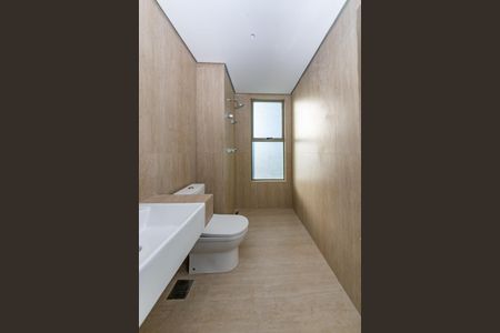 Apartamento à venda com 323m², 4 quartos e 4 vagasBanheiro da Suíte 2