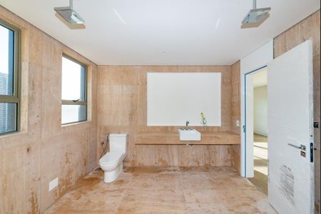 Apartamento à venda com 323m², 4 quartos e 4 vagasBanheiro da Suíte 1