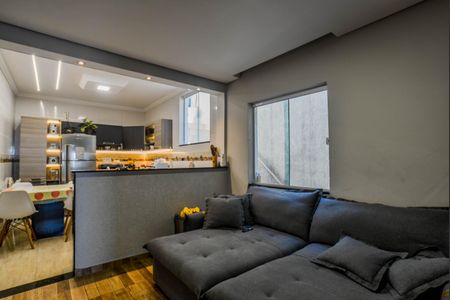 Sala de casa para alugar com 2 quartos, 70m² em Vila Suíça, Santo André
