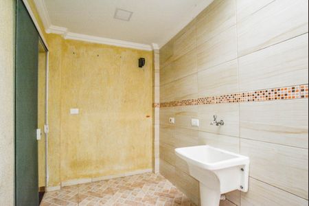 Área de Serviço de casa para alugar com 2 quartos, 70m² em Vila Suíça, Santo André