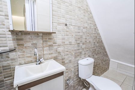 Casa para alugar com 70m², 2 quartos e sem vaga Casa para alugar com 70m², 2 quartos e sem vagaBanheiro da Suíte 2