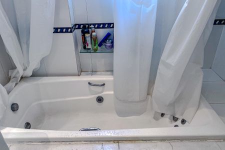 Apartamento à venda com 187m², 3 quartos e 3 vagasBanheiro da Suíte