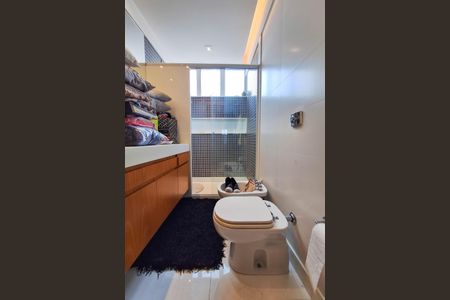 Apartamento para alugar com 200m², 4 quartos e 2 vagasBanheiro Social