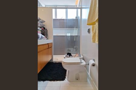 Apartamento para alugar com 200m², 4 quartos e 2 vagasBanheiro Social